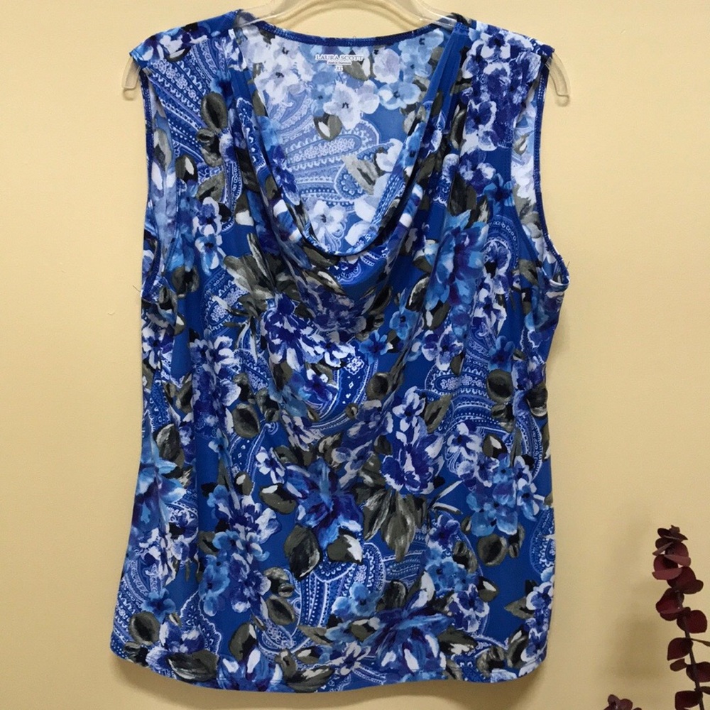 Laura Scott top